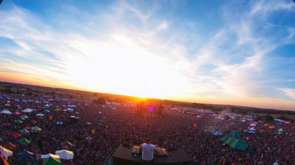 Les avantages d'engager un photographe drone pour vos festivals